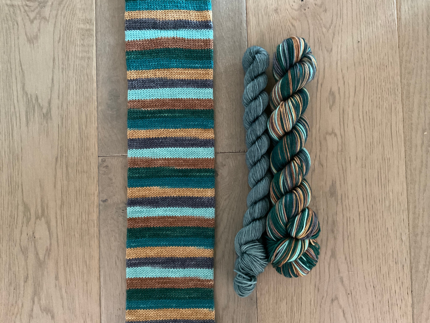 The Mountains are calling Fingering Self-Striping Sock Set