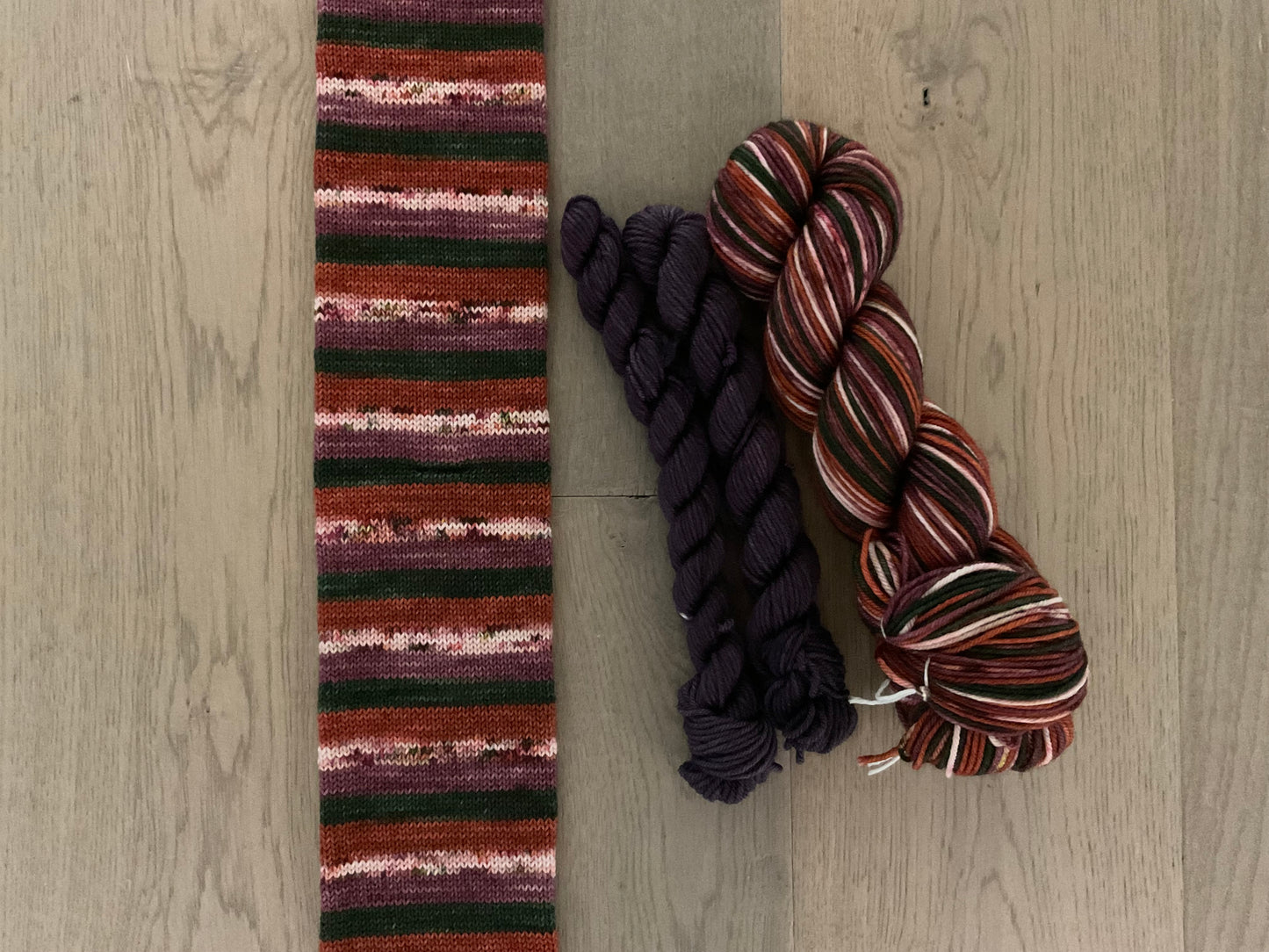 DK Cozy Vibes Self Striping Sock Set