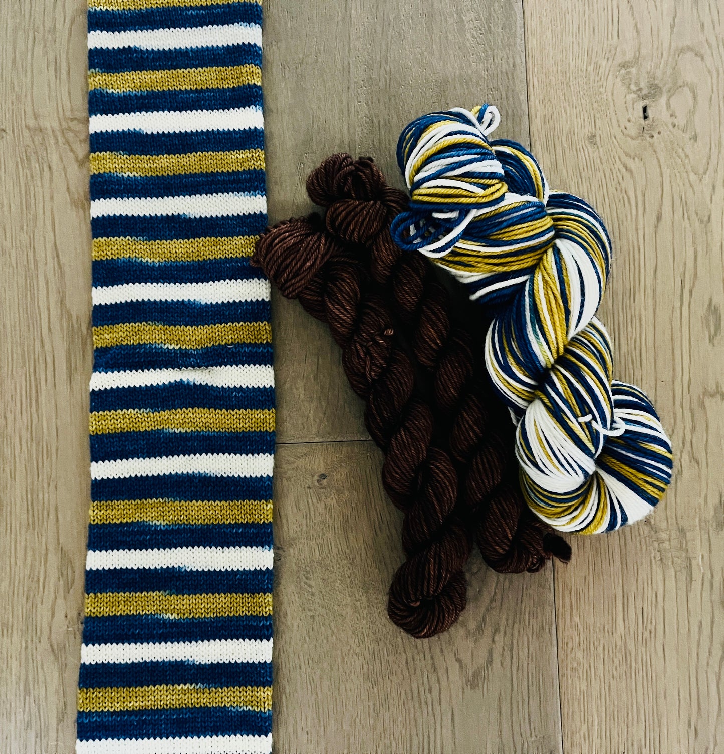 DK CFL Self Striping Sock Set