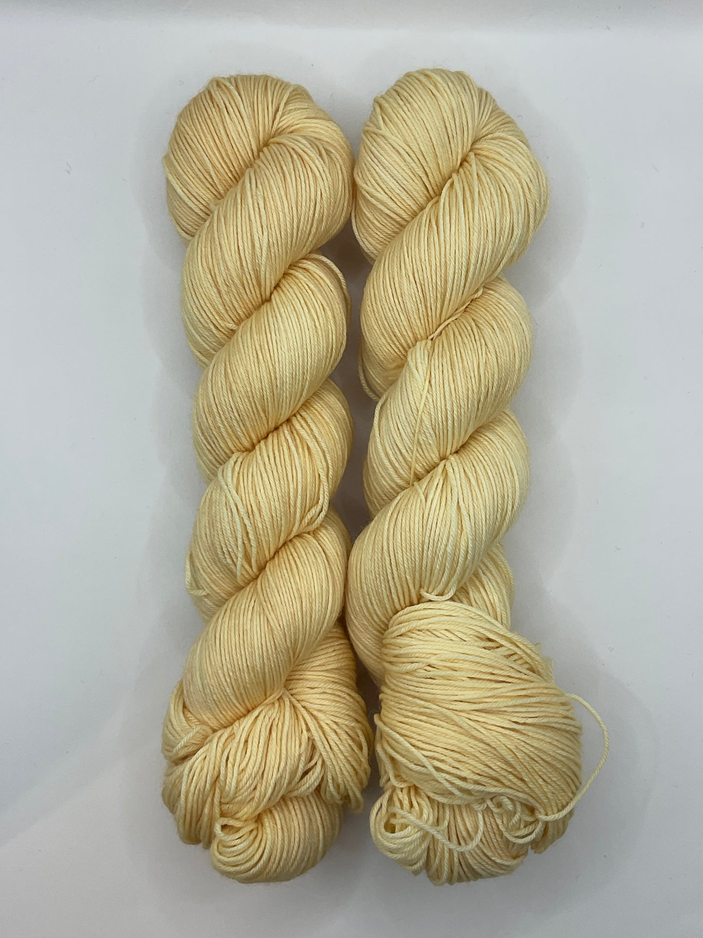 Champagne Fingering Skein