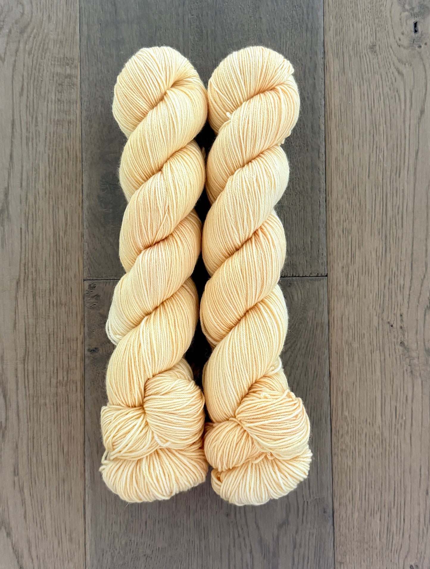 Champagne Fingering Skein