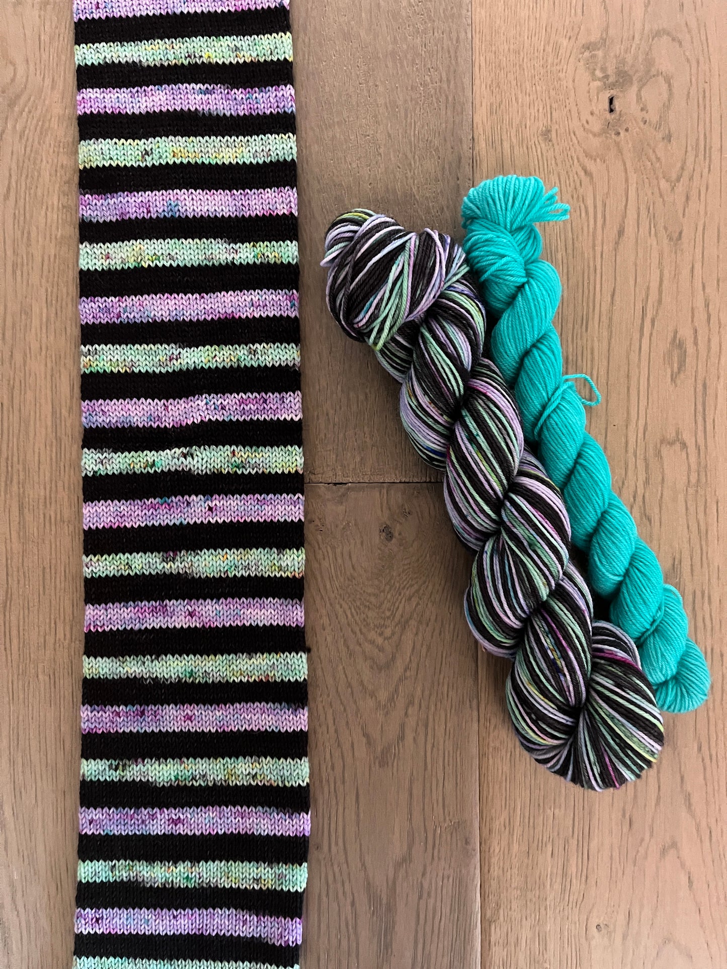 Zombie Fingering Self-Striping Sock Set
