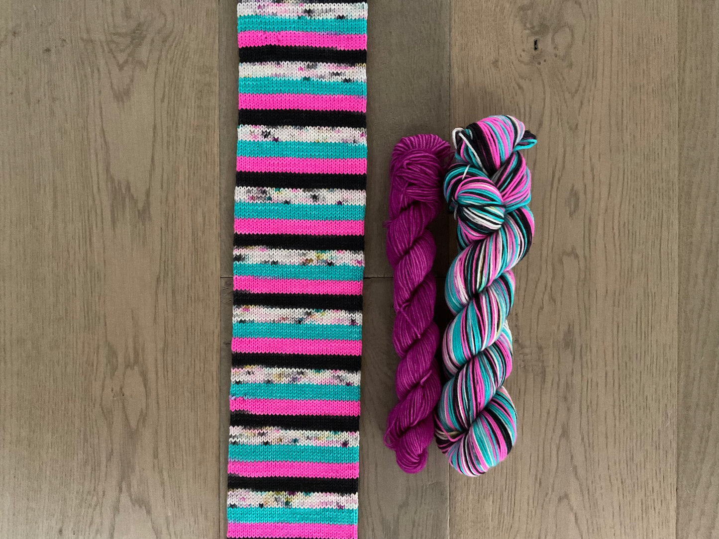Graffiti Self-Striping Sock Set