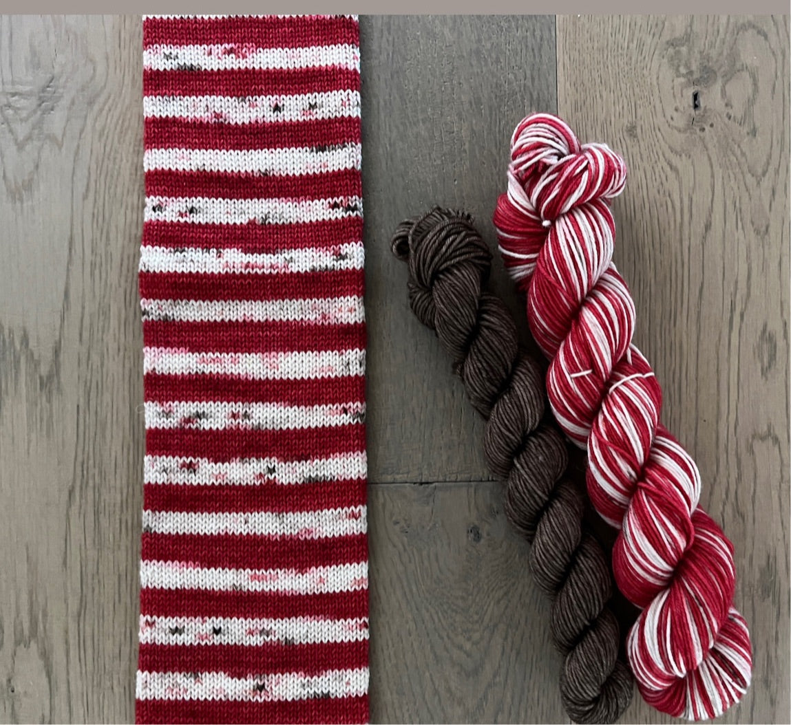 Maple Leaf Self-Striping Sock Set