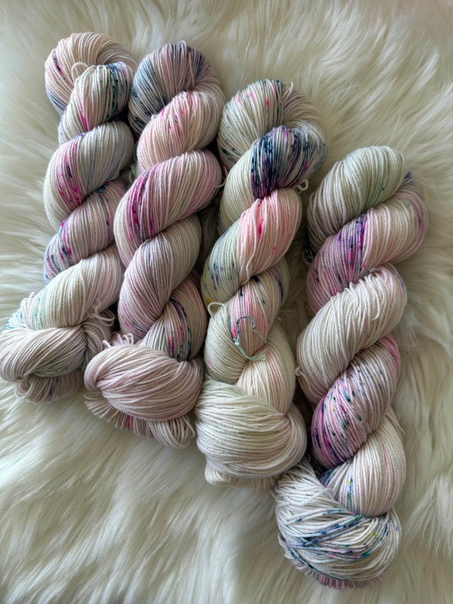 MMF Leave ‘em on read on Fingering Skein