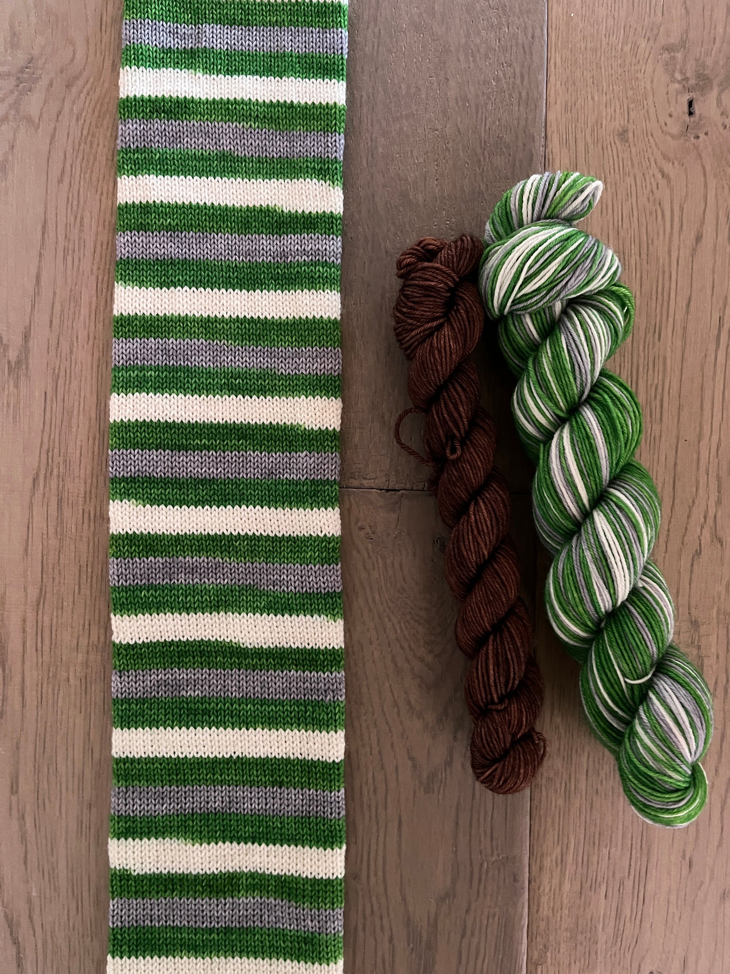 DK CFL Self Striping Sock Set