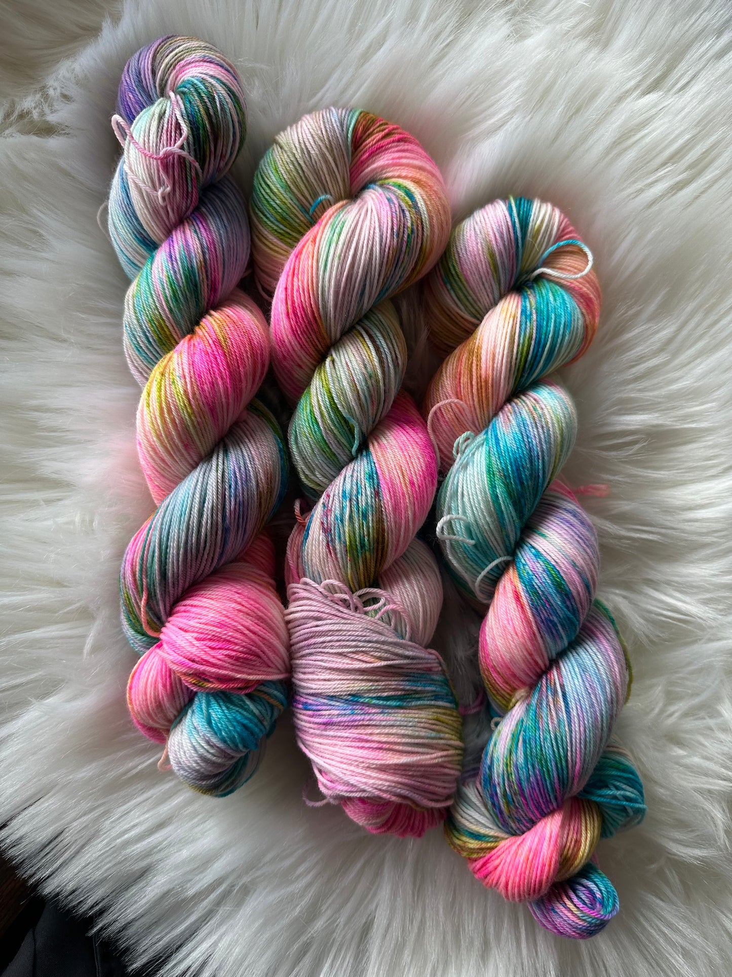 MMF Summer Lovin’ on Fingering Skein
