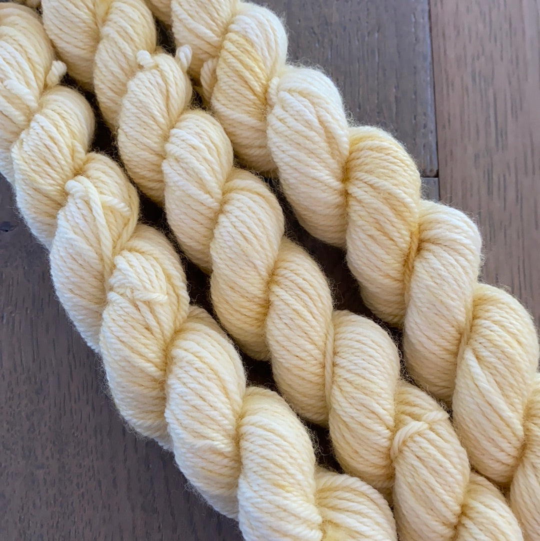 Mini Worsted Vanilla Skein