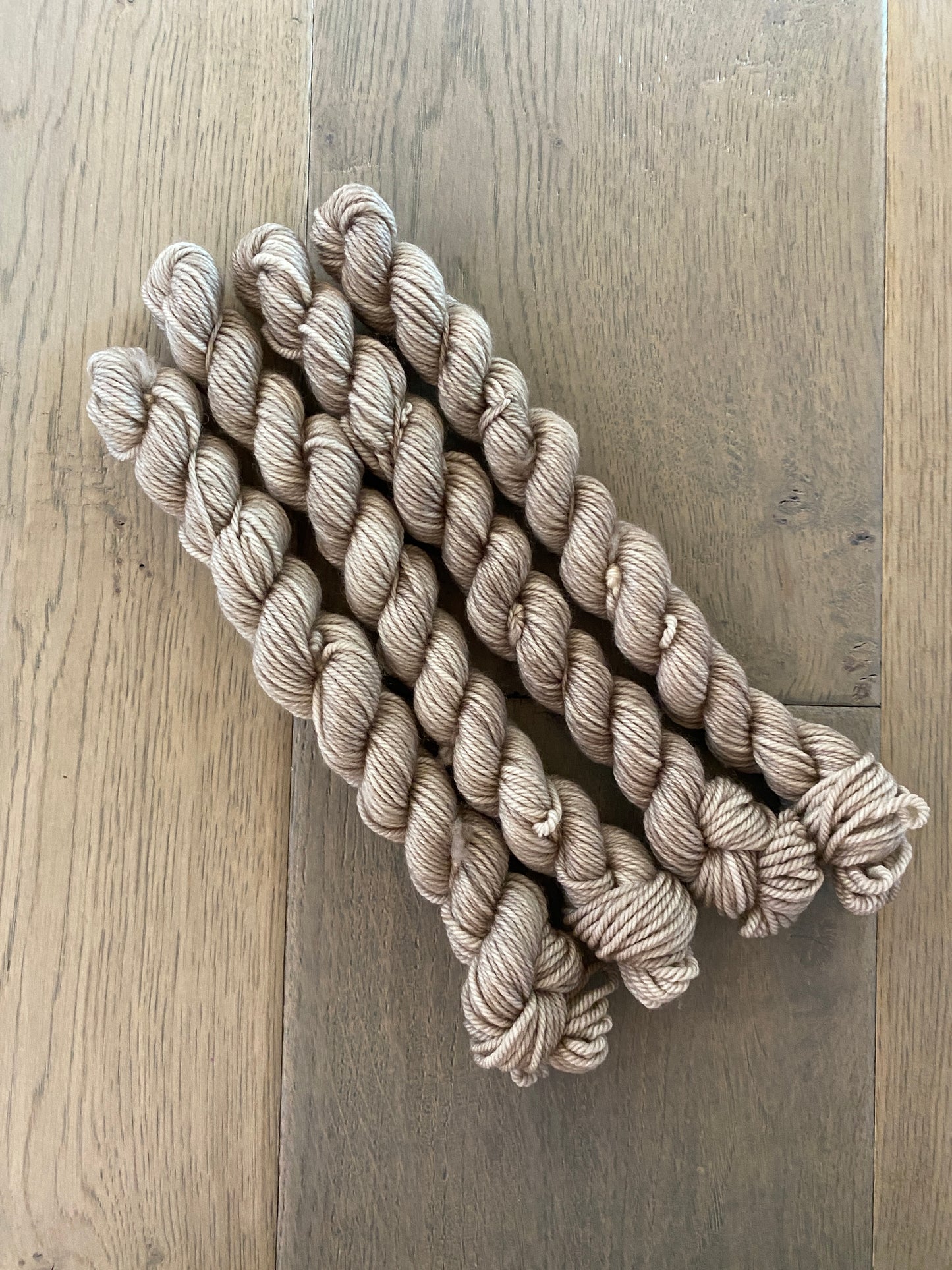 Mini Worsted Sand Skein