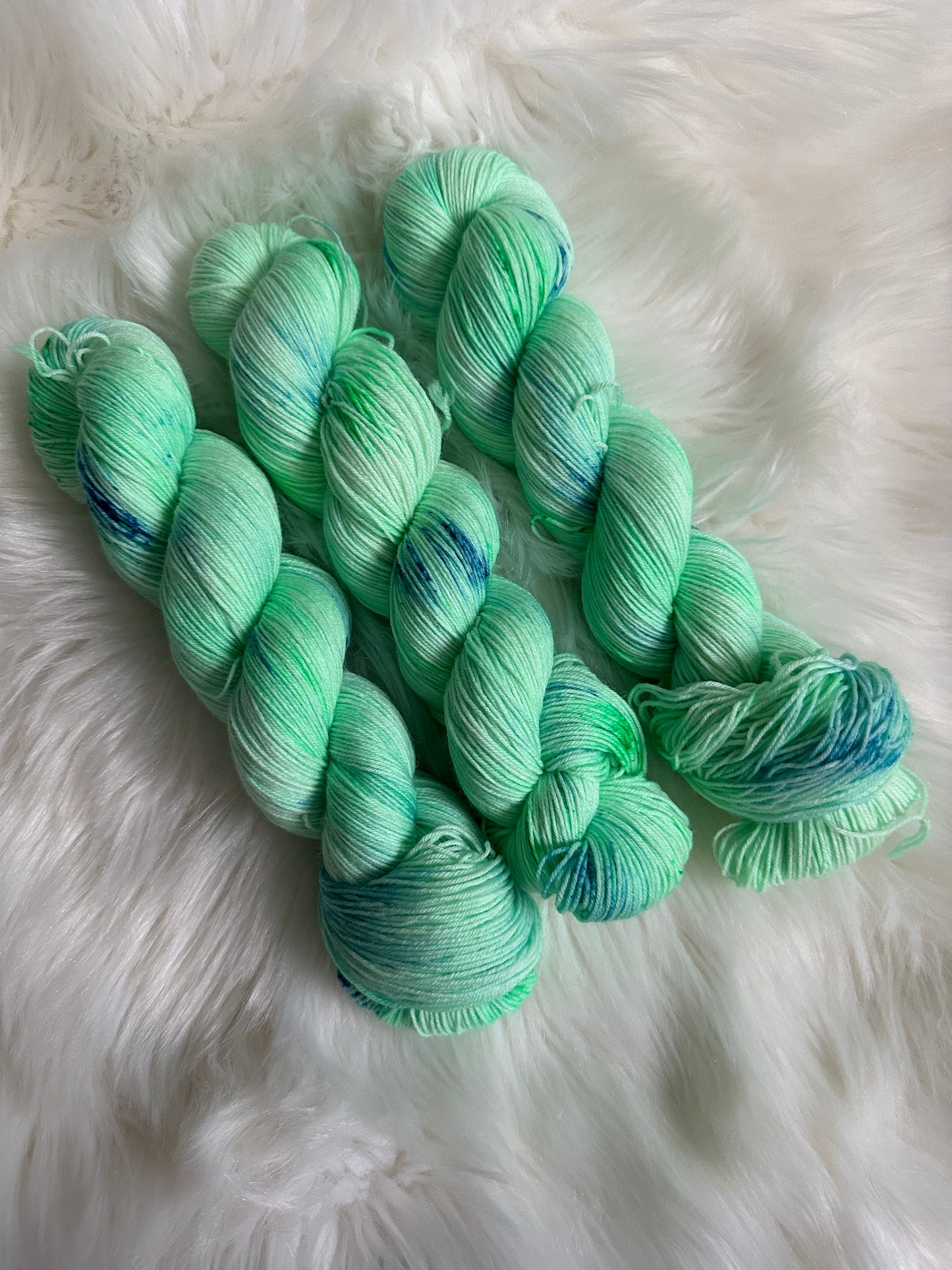 MMF Ocean Mist on Fingering Skein