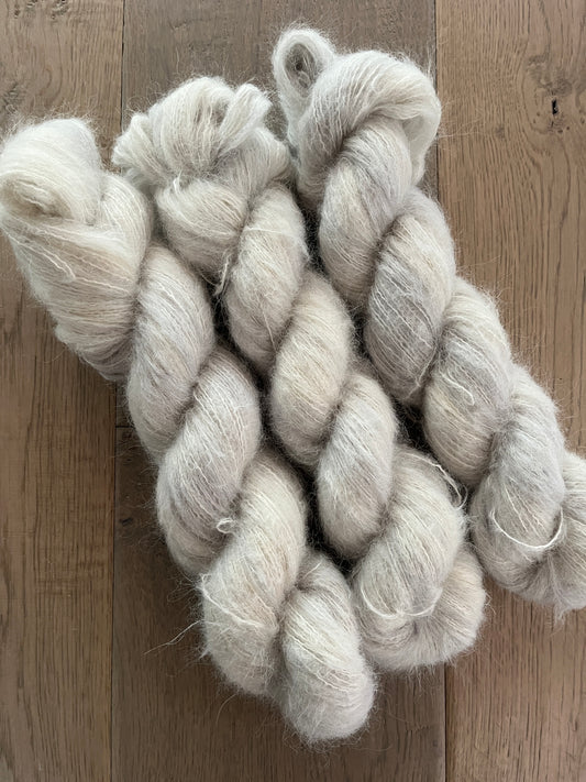 Dove Suri Alpaca Silk Skein