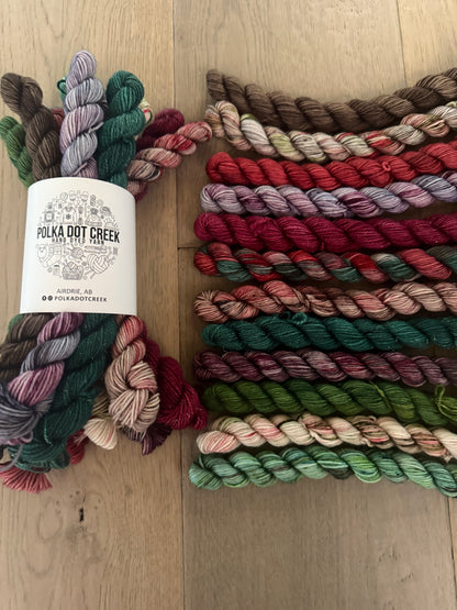 Classic Christmas Yarn Bouquet