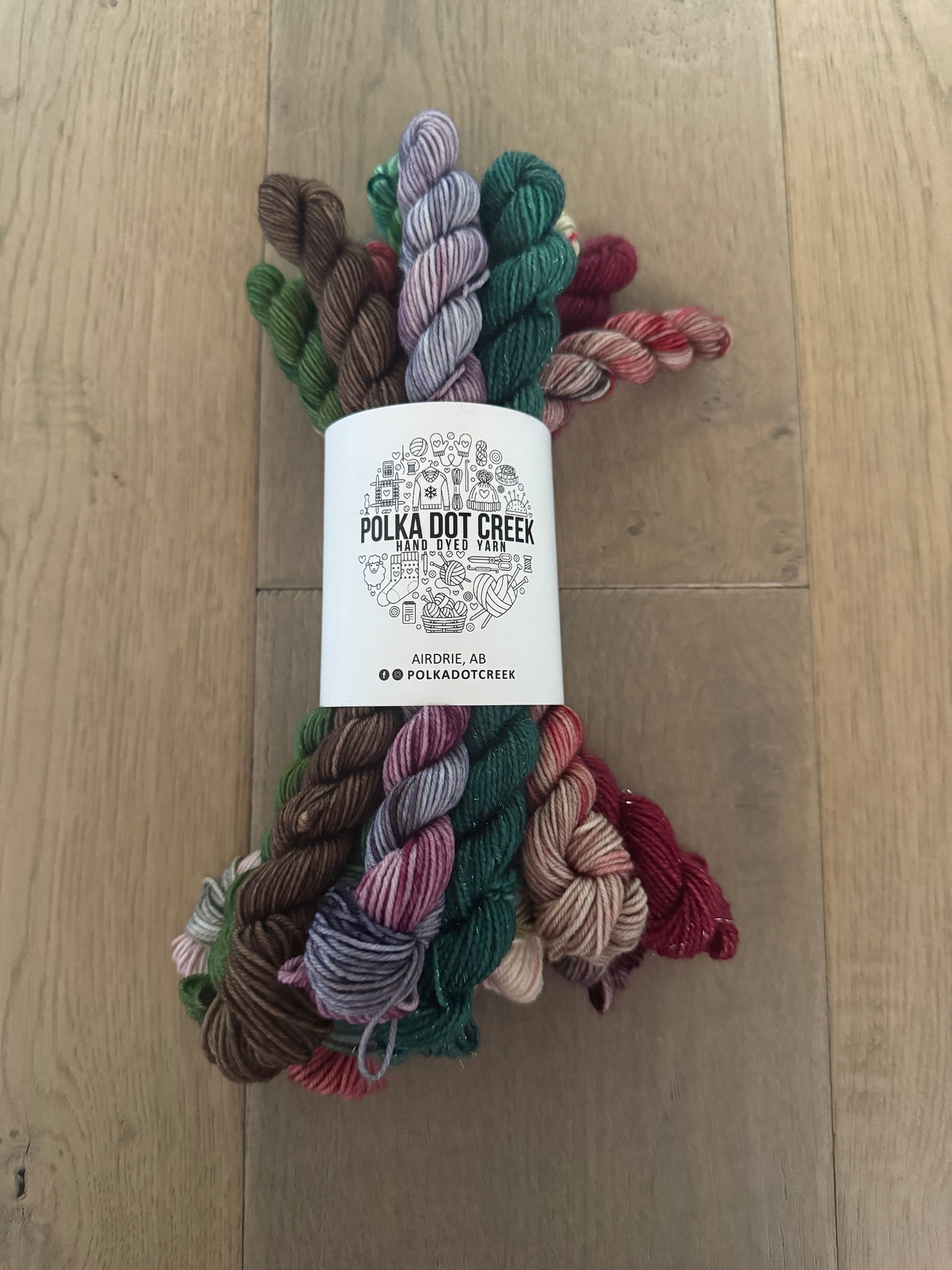 Classic Christmas Yarn Bouquet