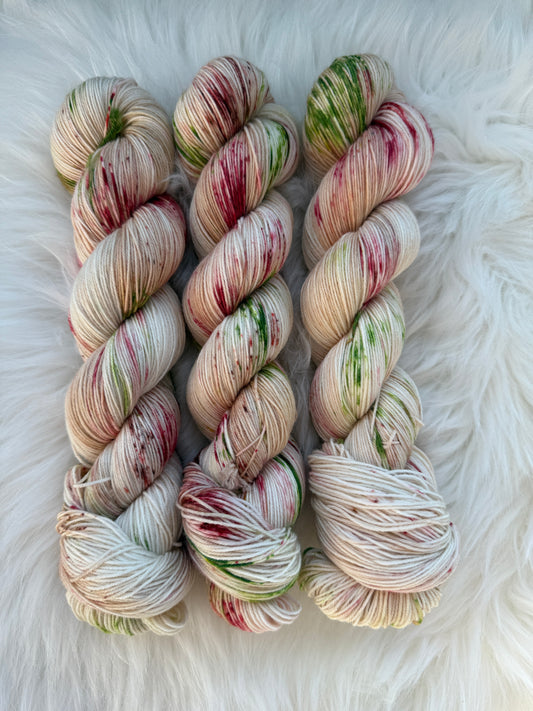 Sugar Cookie Latte Fingering Skein
