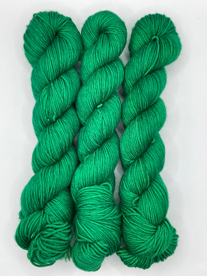 DK Kelly Green Yarn