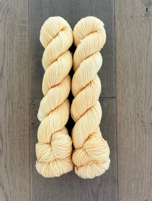 Champagne Fingering Skein
