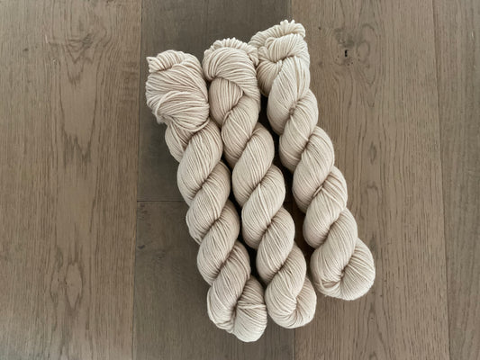 DK  Antique Lace Skein