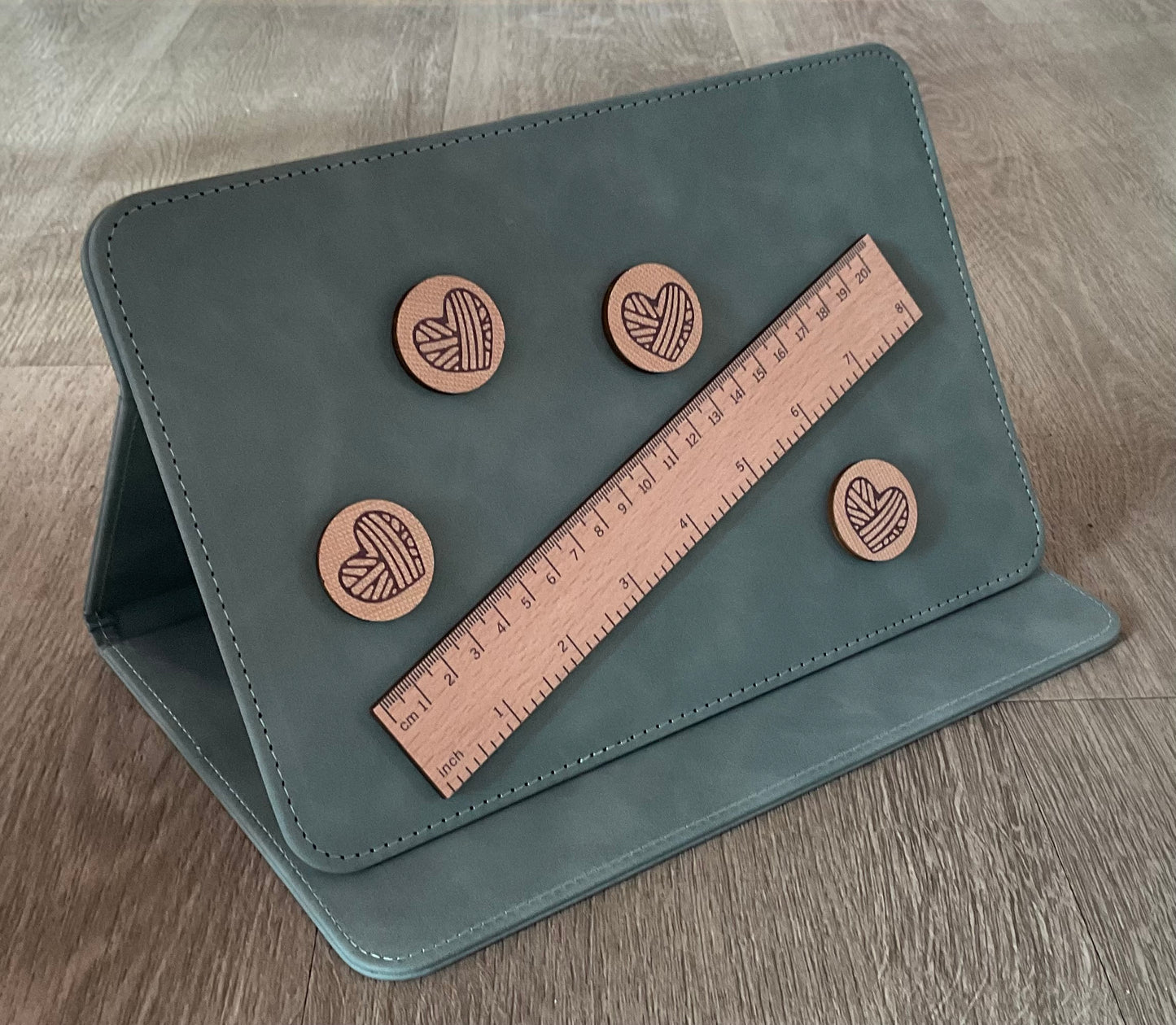 Folding Chart Keeper