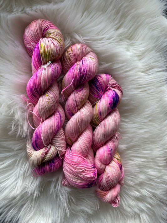 MMF Free Fall on Fingering Skein