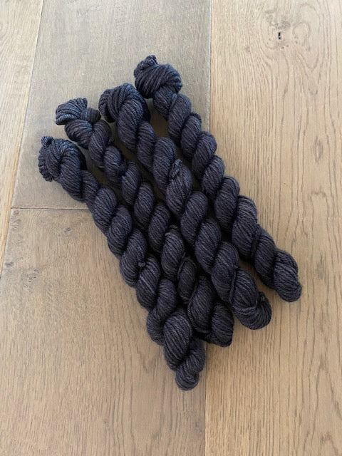 Mini Worsted Charcoal Skein