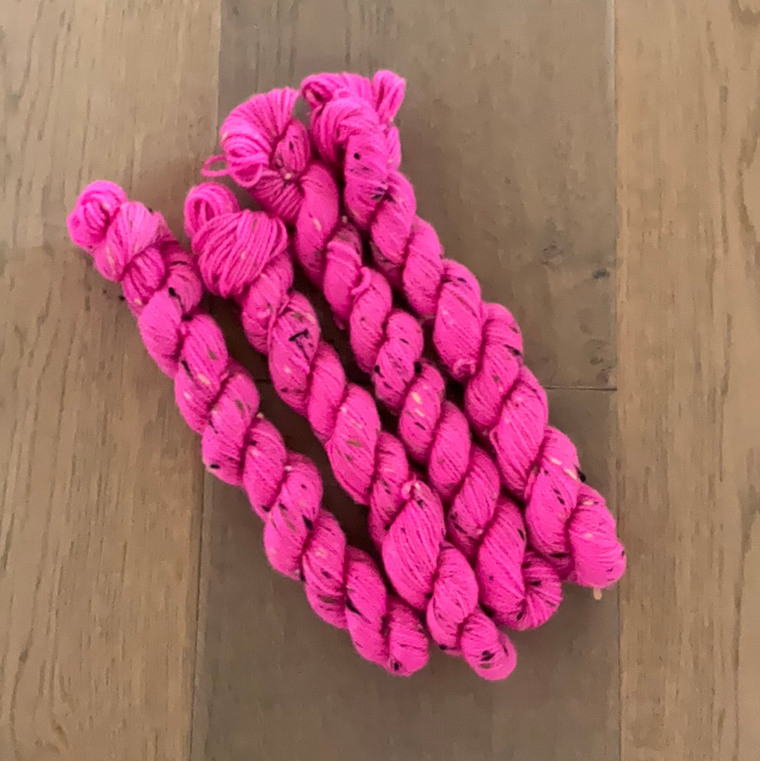 Mini Fingering Tweed Neon Pink Skein