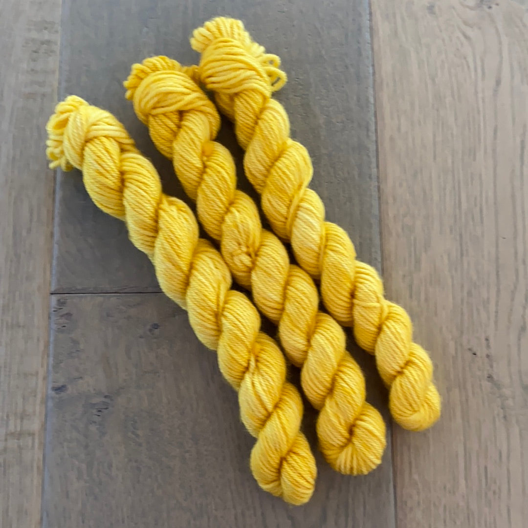 Mini Worsted Duckling Skein