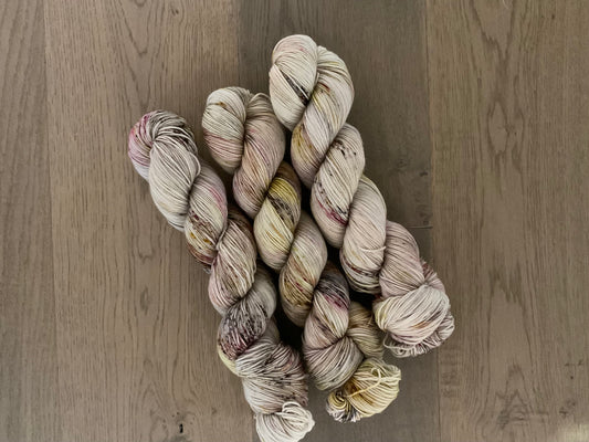 Bee’s Knees Fingering Skein