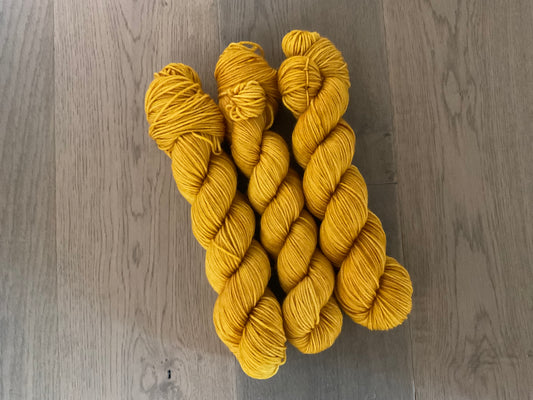 DK Gold Skein